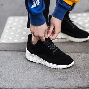 FILLING PIECES ROOTS RUNNER ROMAN